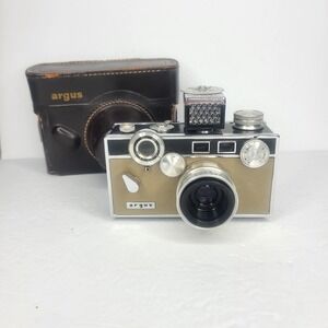Argus C3 35mm Camera 50mm F3.5 Lens TAN With Case Vintage Brick‎ UNTESTED